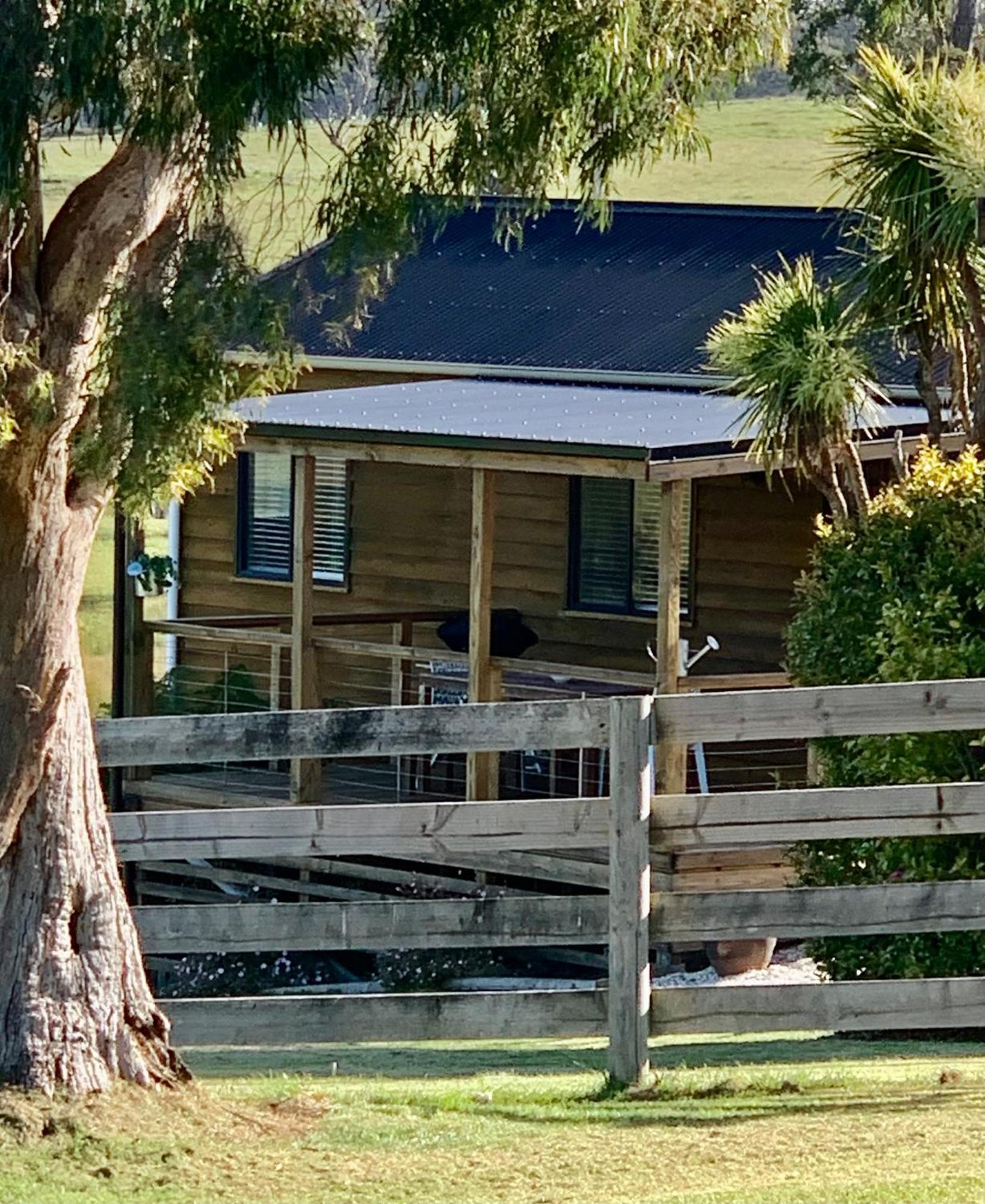 Hazelcreek Cottages Exeter Exterior photo